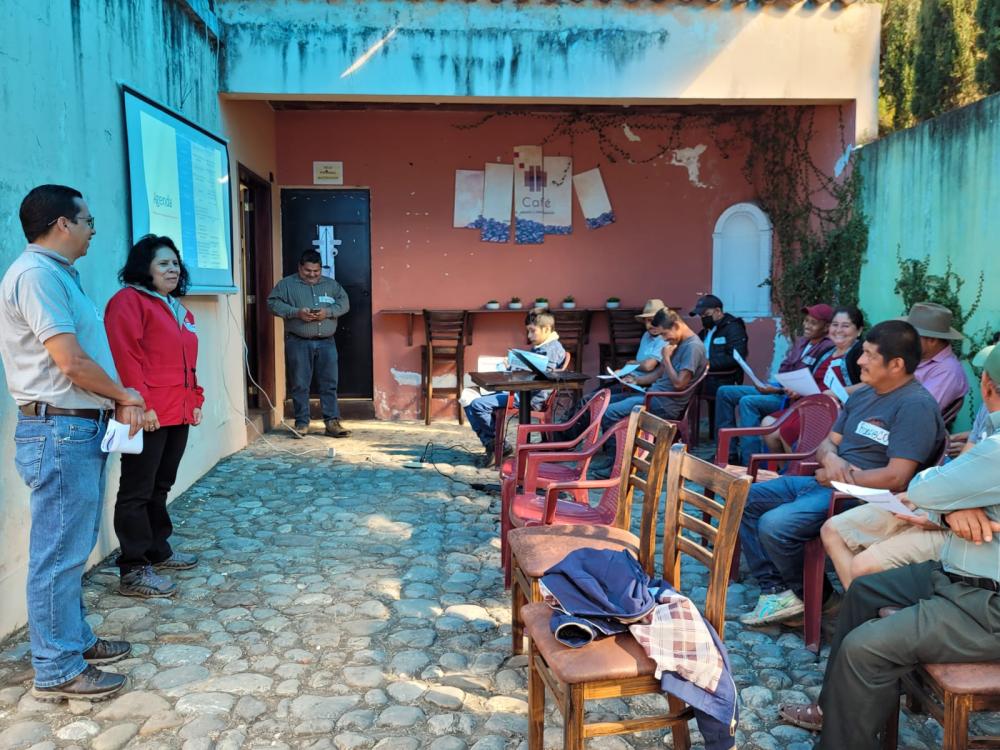 María Febres, Representante del IICA en Guatemala, presenta brevemente el trabajo de Programa CRIA que se ha venido realizado a lo largo de los años.